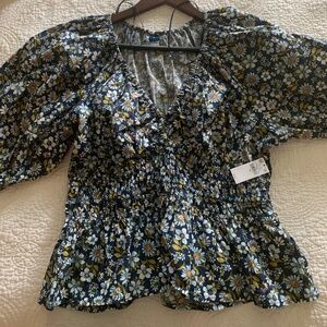 NWT old navy women’s top